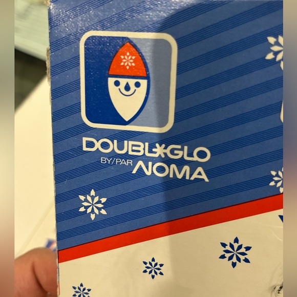 VINTAGE New Doubl Glo Tinsel Foil Icicles By NOMA. 5 Boxes. 1500 Strands/Box. - Picture 9 of 16